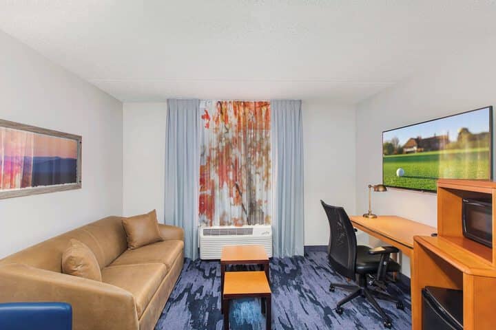 Room 10 of 31